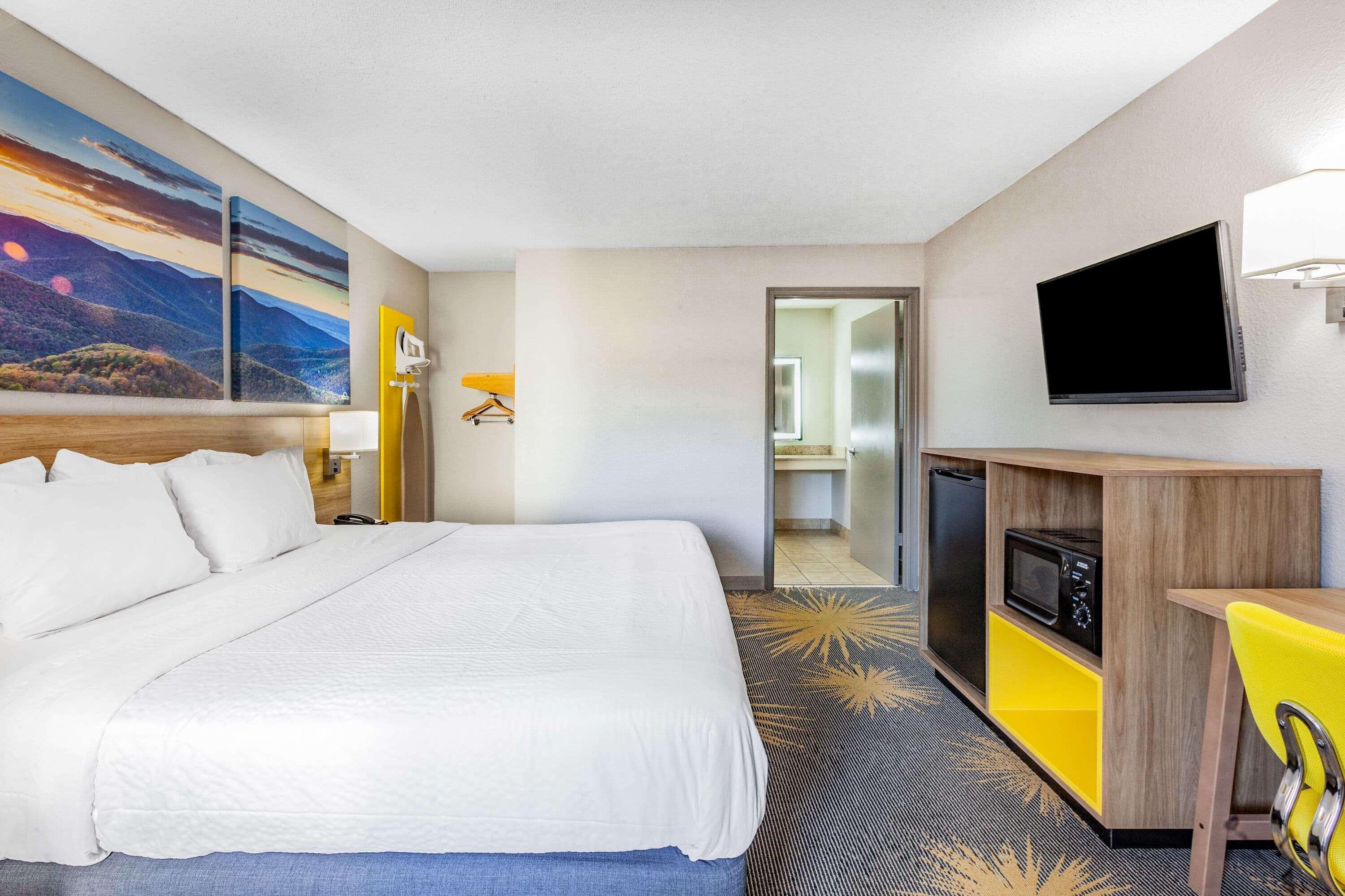 Days Inn By Wyndham Roanoke Near I-81 Экстерьер фото